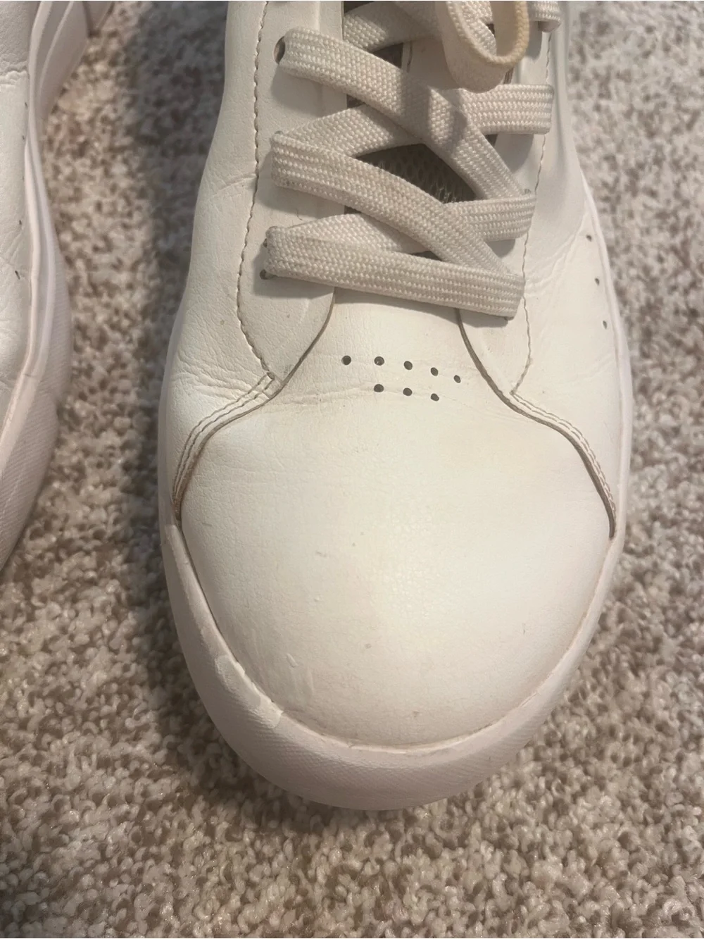 On The Roger Advantage Men’s Size 11 White Olive CloudTec Sneakers